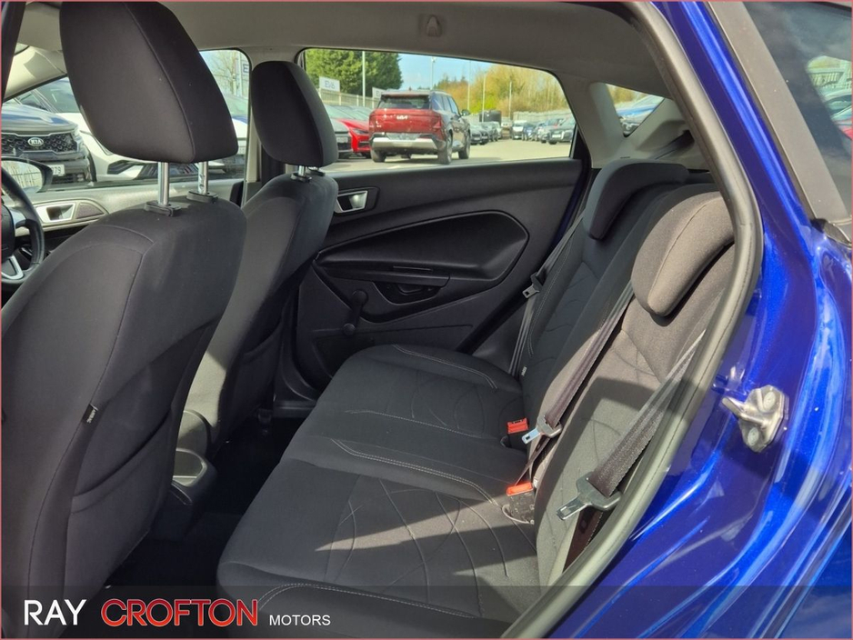 2015 Ford Fiesta - image 7