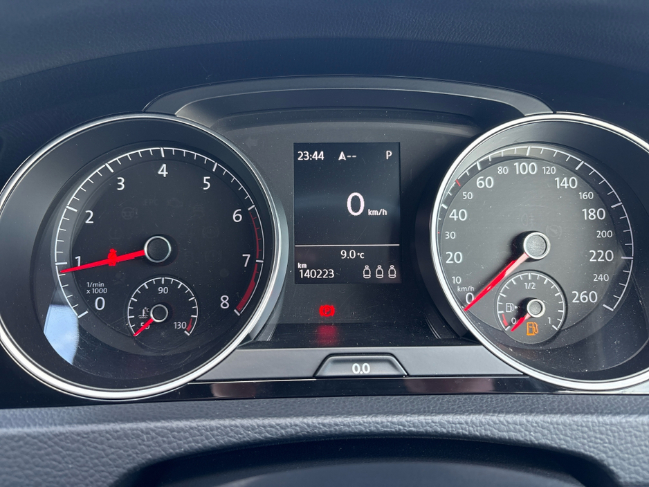 2014 Volkswagen Golf - image 13