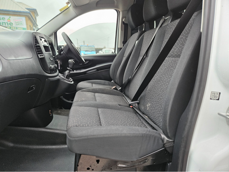 2022 Mercedes-Benz Vito - image 5