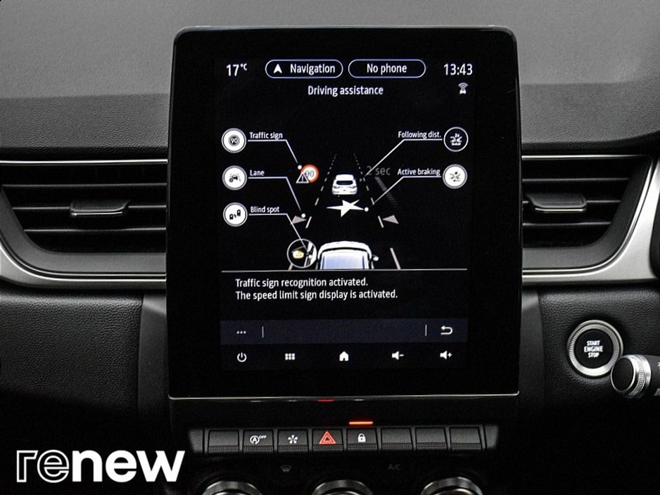 2022 Renault Captur - image 28