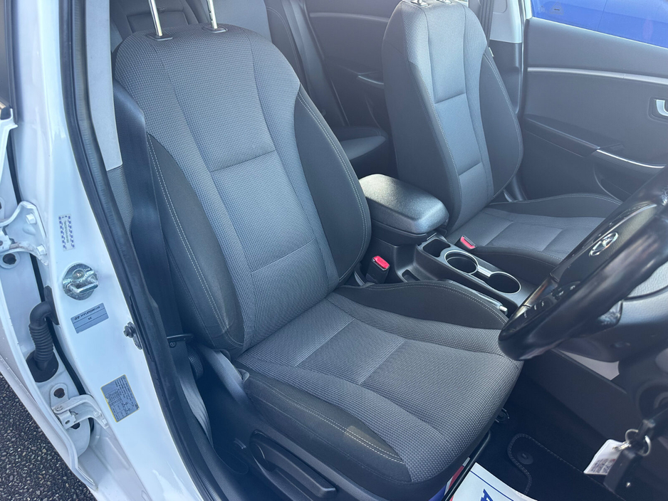 2016 Hyundai i30 1.6 Diesel Deluxe €13,950