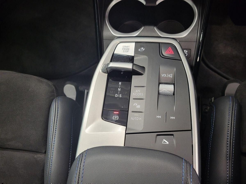 2025 BMW X1 - image 10