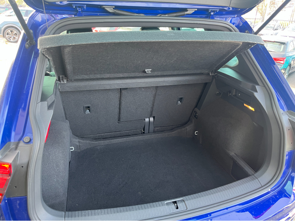 2021 Volkswagen Tiguan - image 8