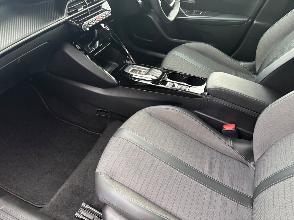 2023 Peugeot 2008 Electric 136bhp (50 kWh) Allure €20,950