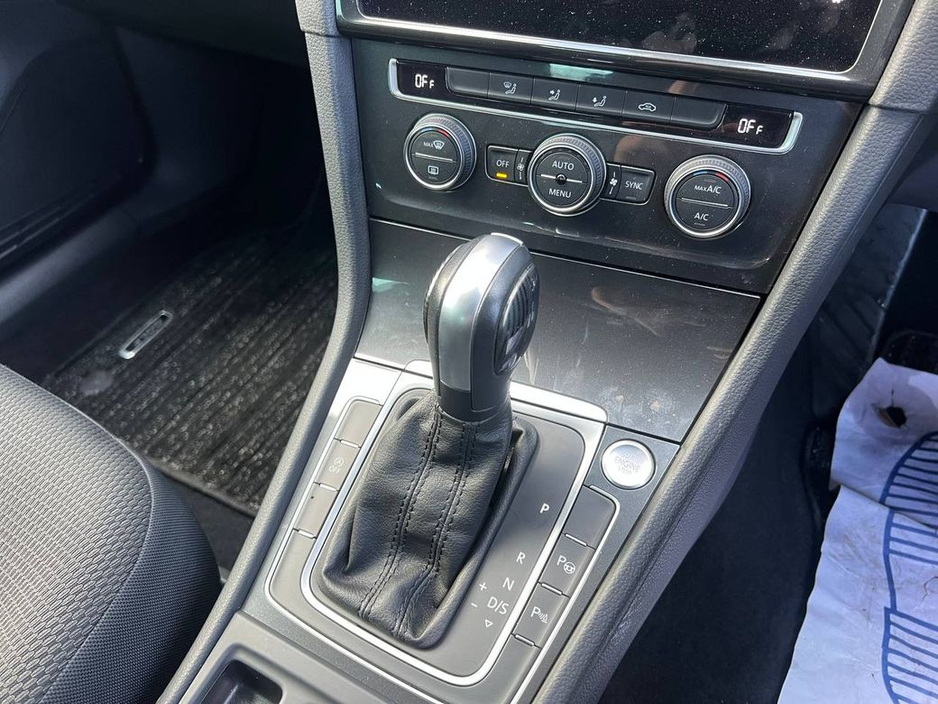 2020 Volkswagen Golf 2.0 TDI * HUGE SPEC * // 360 PARKING SENSORS // APPLE CARPLAY/ANDROID AUTO // HEADS-UP DISPLAY €21,900