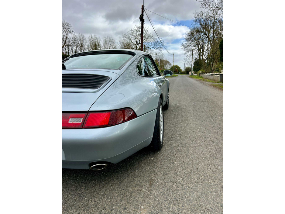 1995 Porsche 911 - image 6