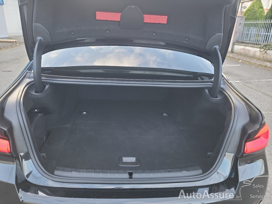 2023 BMW 5 Series - image 26