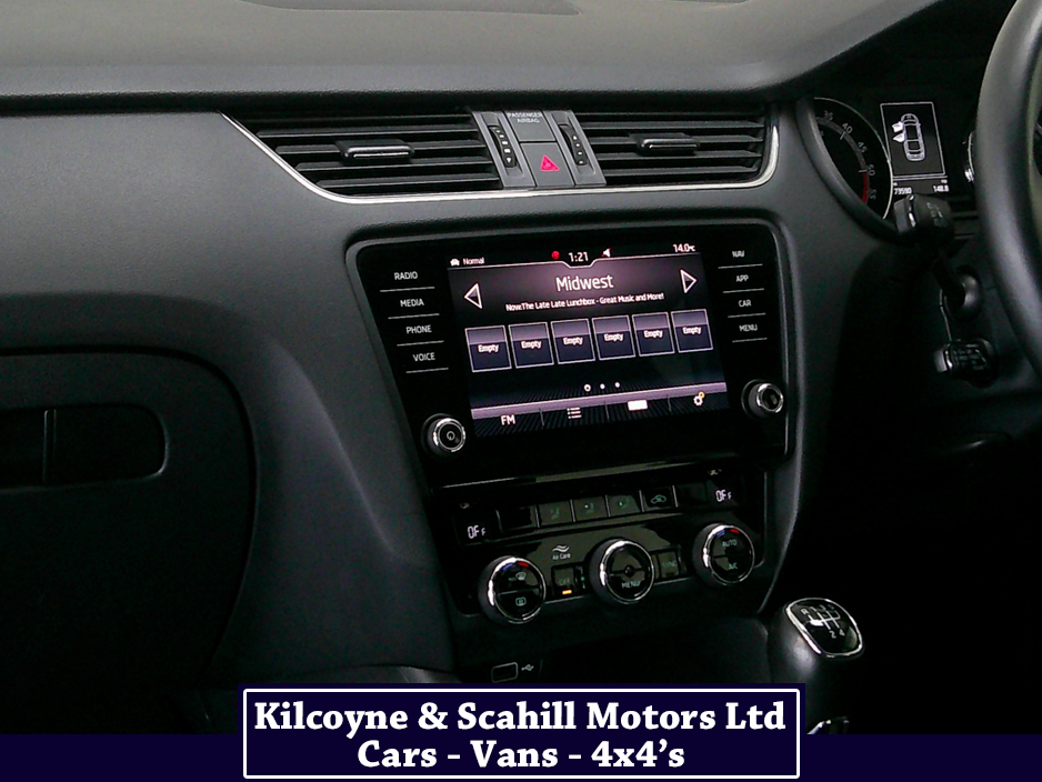 2020 Skoda Octavia - image 18