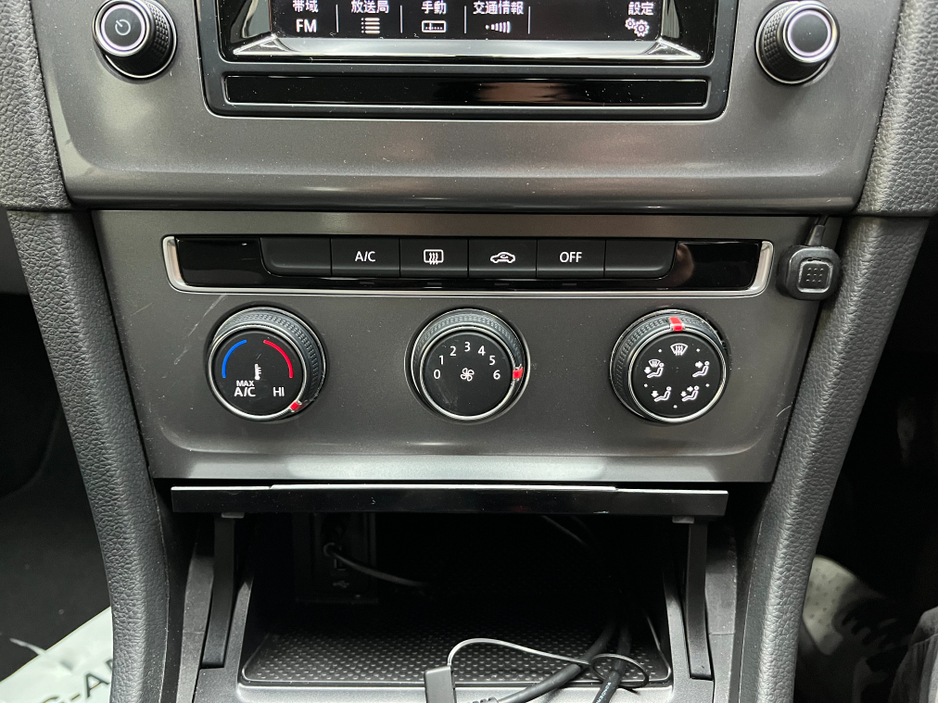 2014 Volkswagen Golf - image 18