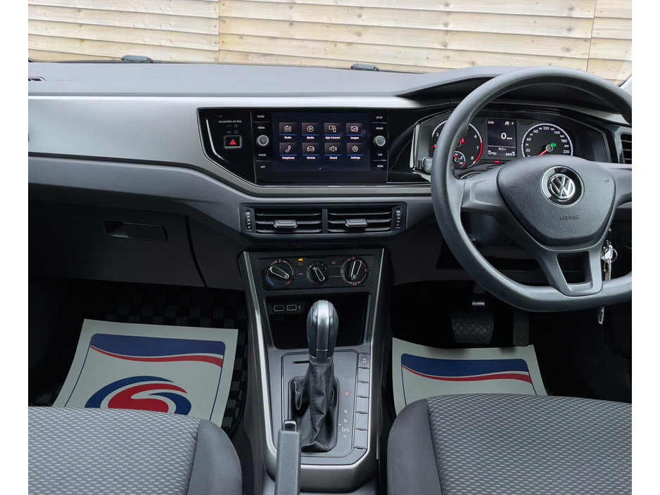 2018 Volkswagen Polo - image 7