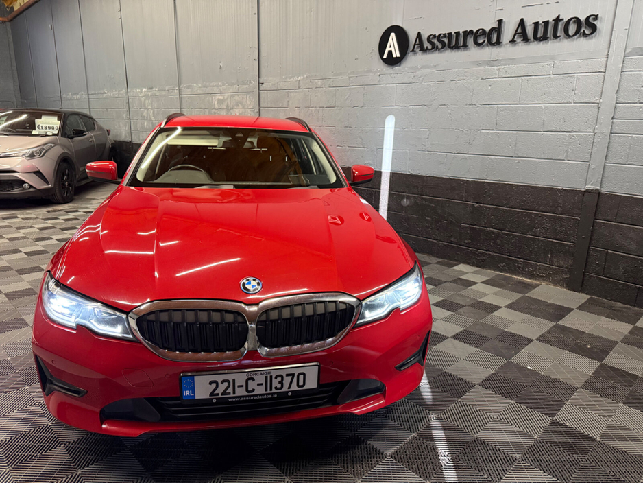 2022 BMW 3 Series - image 5