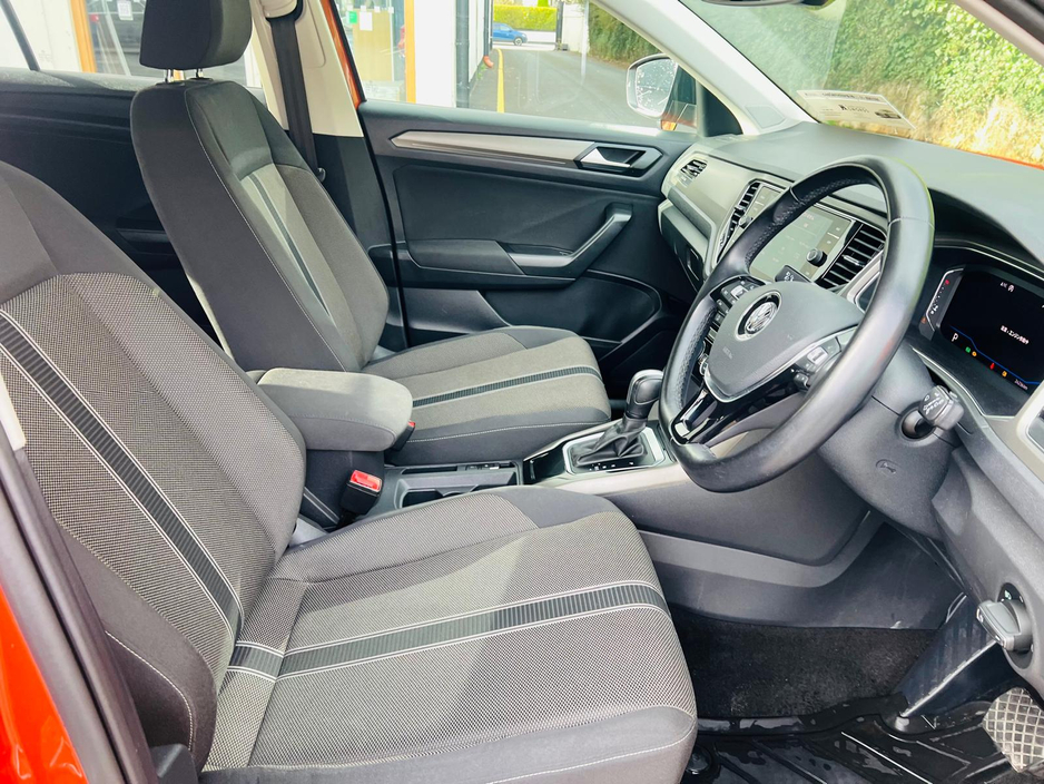 2020 Volkswagen T-Roc - image 5