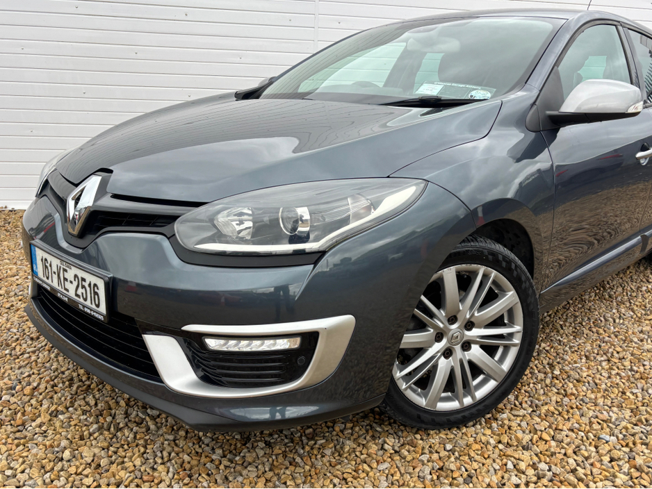 2016 Renault Megane - image 20