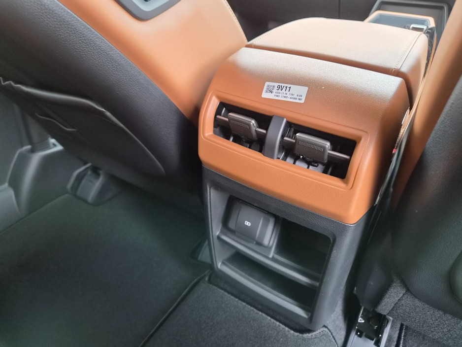 2026 KGM TORRES EVX - image 22