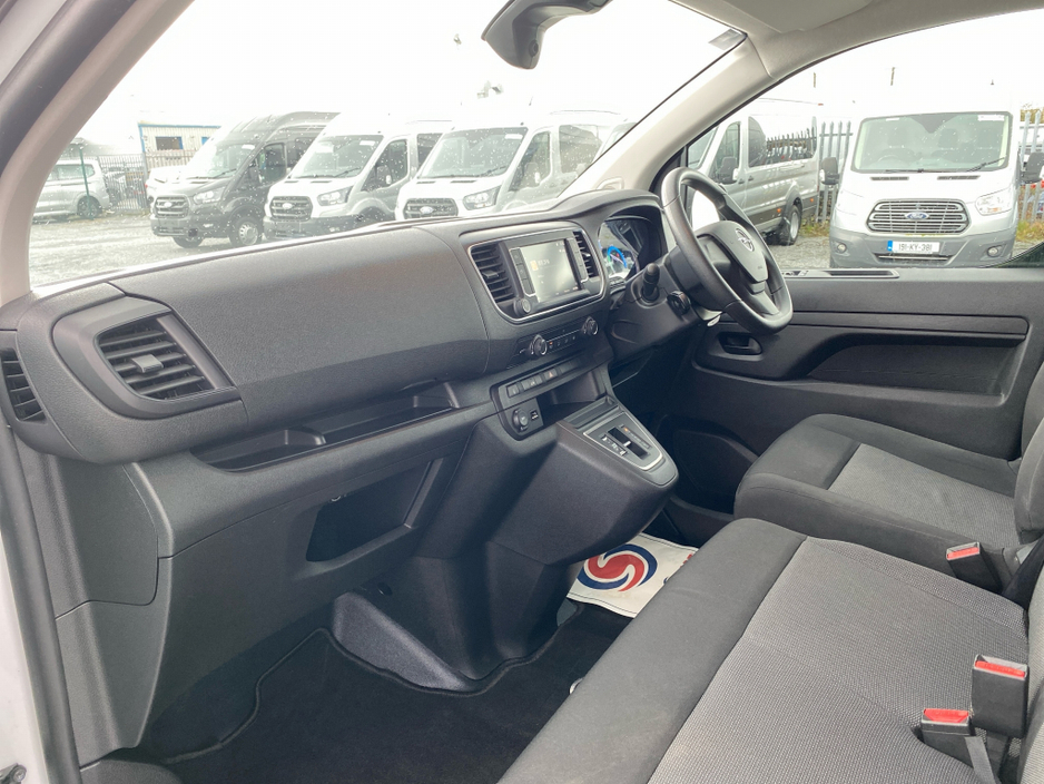 2023 Opel Vivaro - image 7