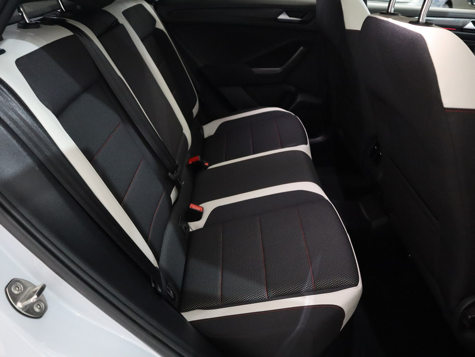 2019 Volkswagen T-Roc *80* SPORT 1.5 TSI MANUAL 6SPEED FWD 150HP 5 5DR €19,800