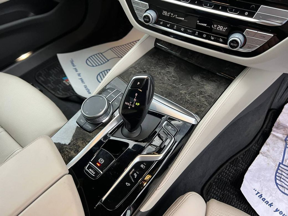 2020 BMW 5 Series 530e LCI M-SPORT COMPETITION 2.0 HYBRID // LOW MILEAGE // HEATED & COOLED LEATHER SEATS // HEADS-UP DISPLAY €36,900