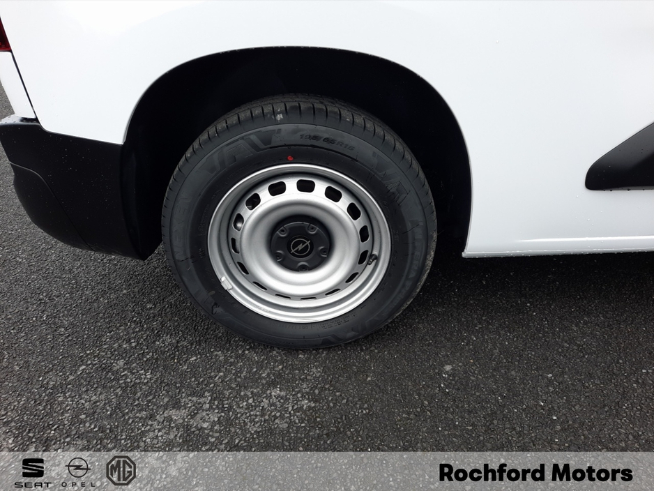 2026 Opel Combo L1H1 Komfort 1.5D 100HP €21,050