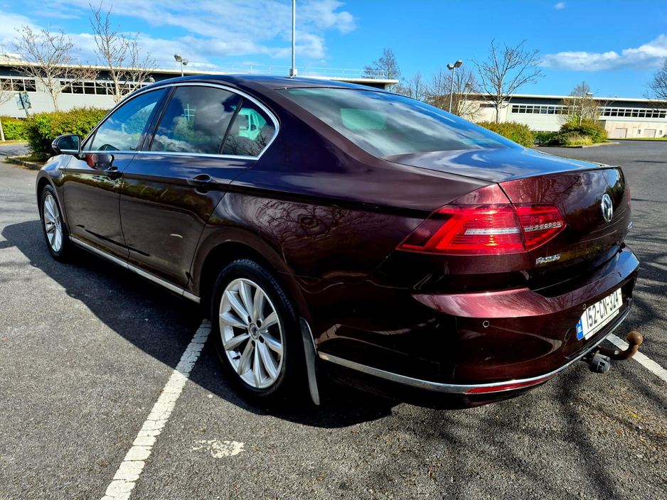 2015 Volkswagen Passat - image 10