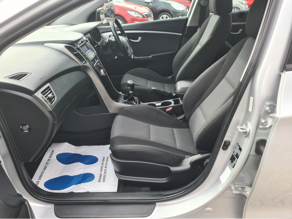 2015 Hyundai i30 - image 9