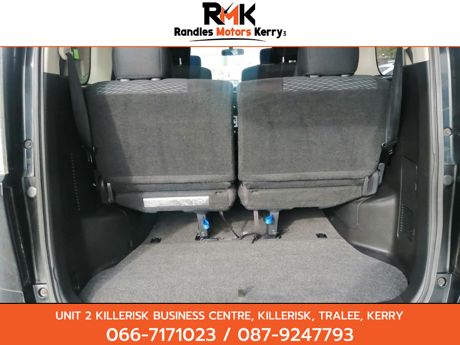 2012 Nissan Serena - image 10