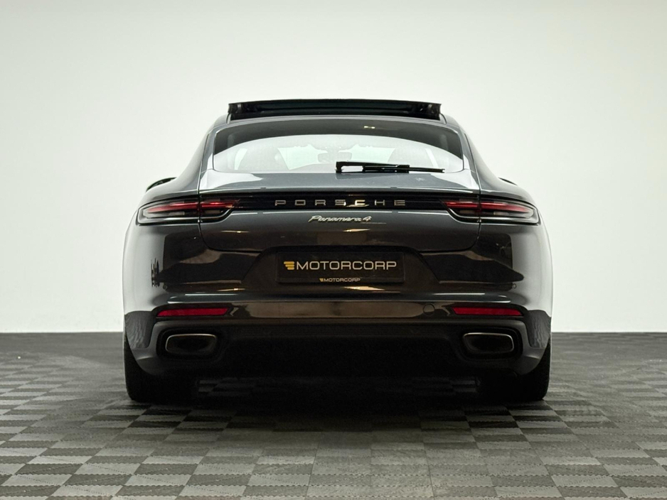 2019 Porsche Panamera - image 6
