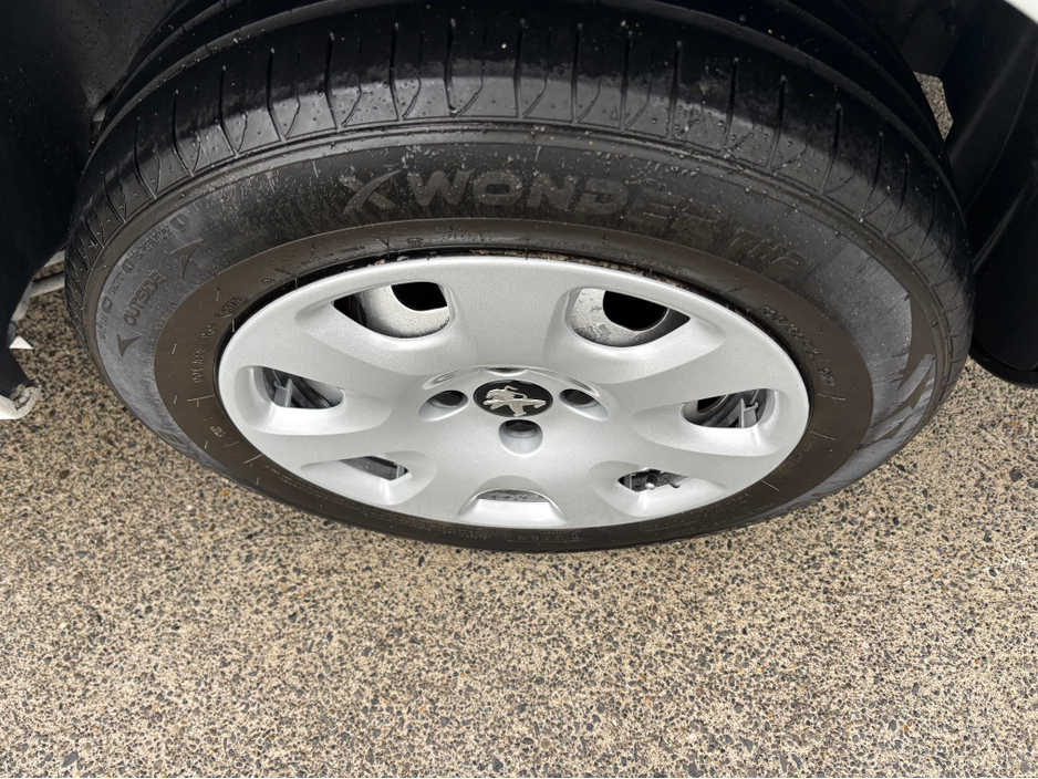 2016 Peugeot Partner - image 9