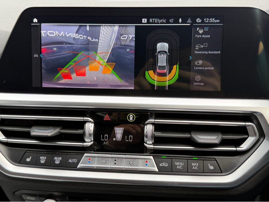 2021 BMW 3 Series - image 19