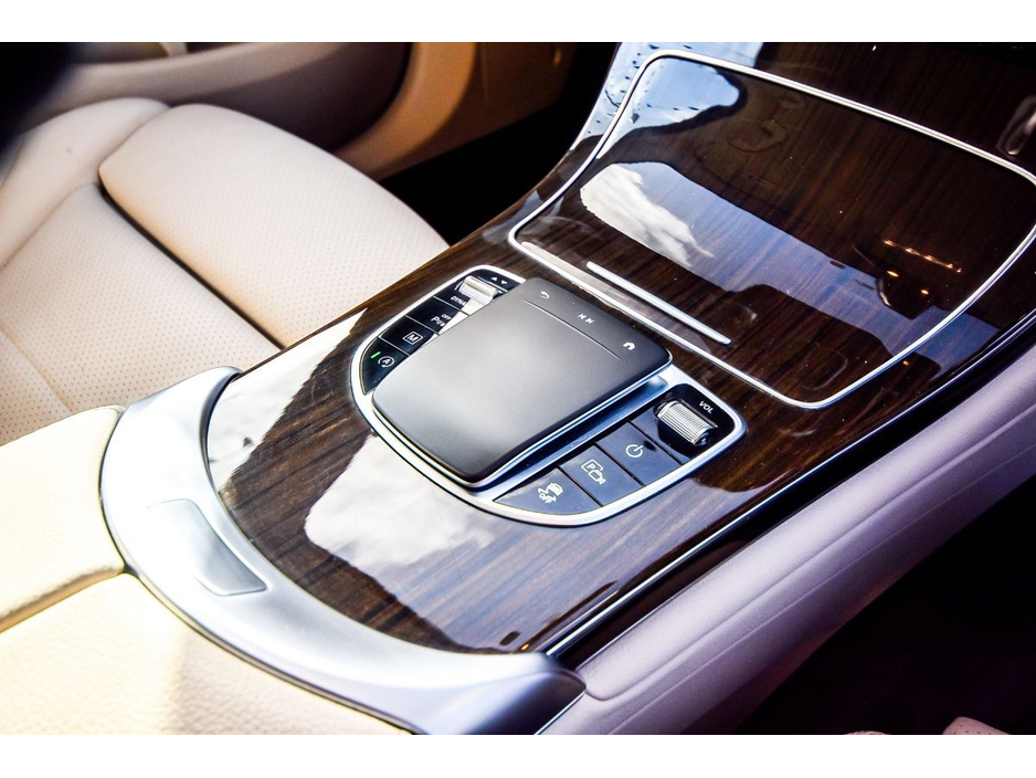 2022 Mercedes-Benz GLC Class - image 15