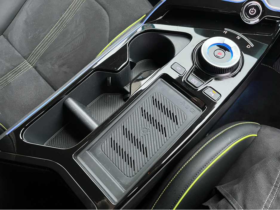 2025 Kia EV6 GT ELECTRIC //575BHP//MASSIVE SPEC//RARE//360 PARKING CAMERAS//MERIDIAN SOUND//HALF LEATHER HEATED BUCKET SEATS// €53,950