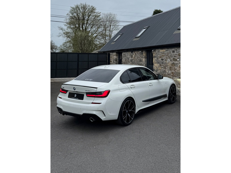 2020 BMW 3 Series - image 6