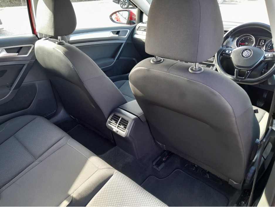 2018 Volkswagen Golf - image 21