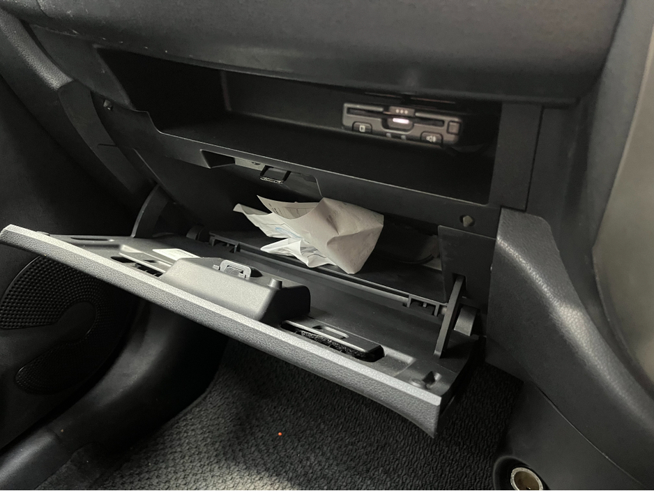 2019 Nissan March - image 9