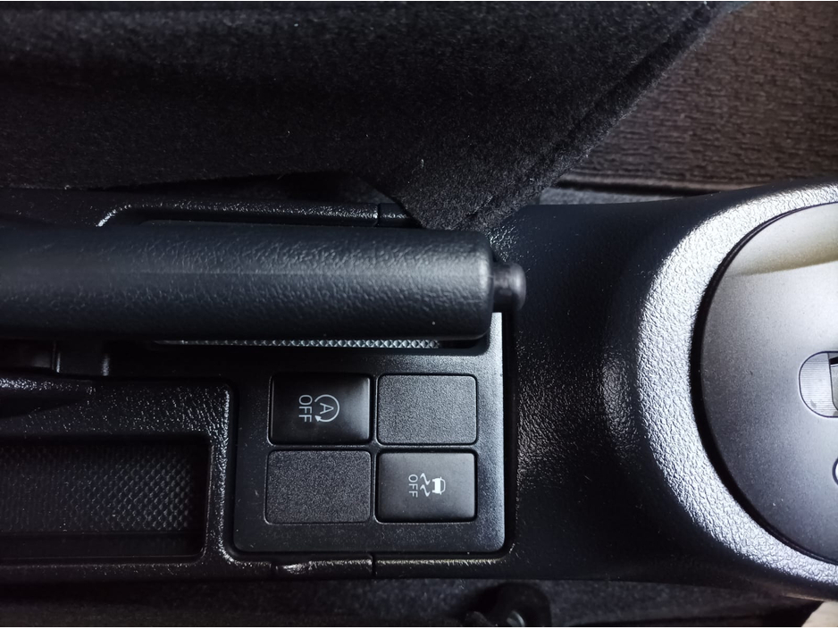 2016 Toyota Yaris 1.3 PETROL 4 CYLINDER AUTOMATIC ONLY 28,643 kms FACTORY IMMOBILISER PROXIMITY KEY MULTI FUNCTION STEERING WHEEL REVERSE CAMERA TOUCH SCREEN RADIO ANDROID AUTO APPLE CAR PLAY 2 YEARS NCT 1 YEAR ROADTAX €13,495