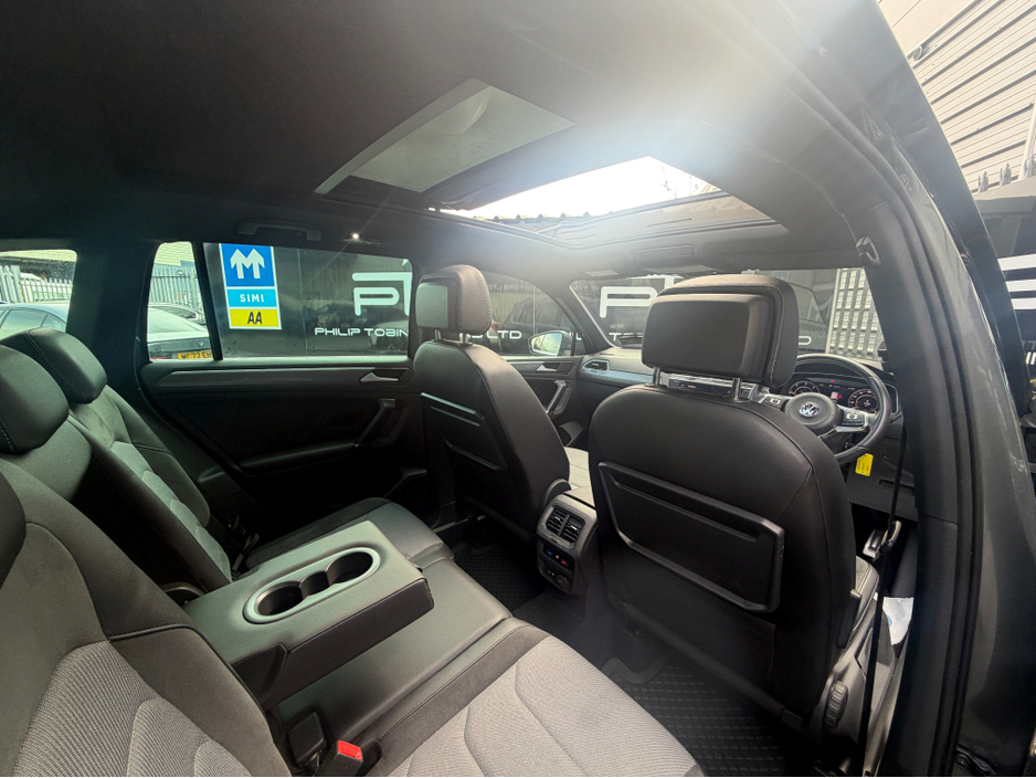 2018 Volkswagen Tiguan - image 27