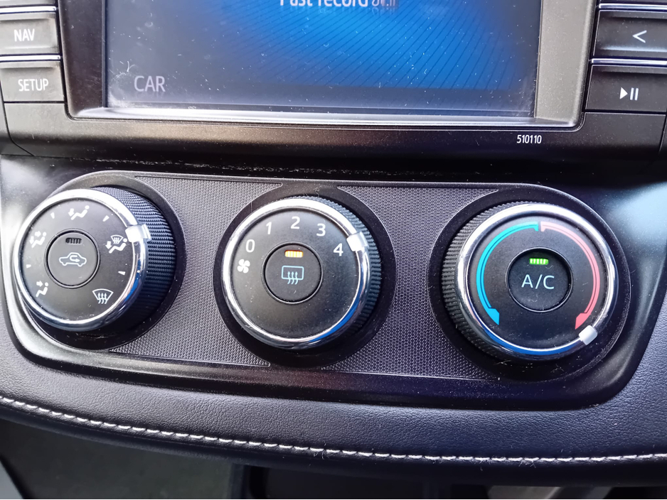 2017 Toyota Rav4 - image 25