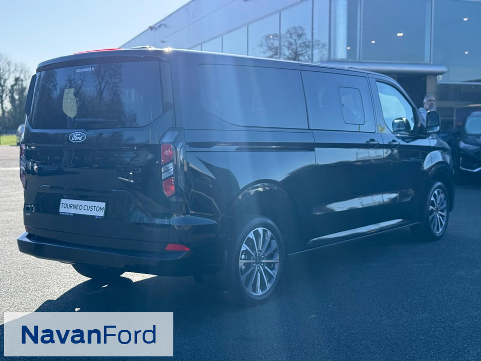 2026 Ford Tourneo Custom - image 5
