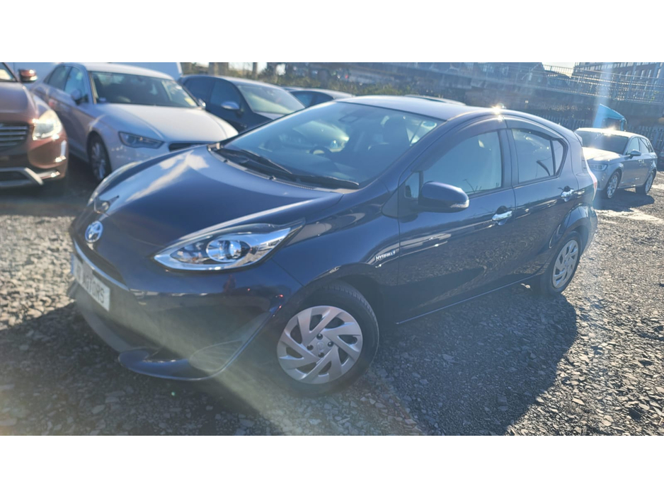 2019 Toyota Aqua - image 3