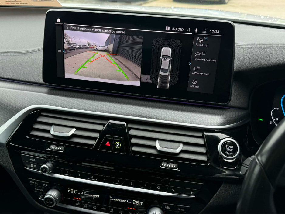 2022 BMW 5 Series - image 18