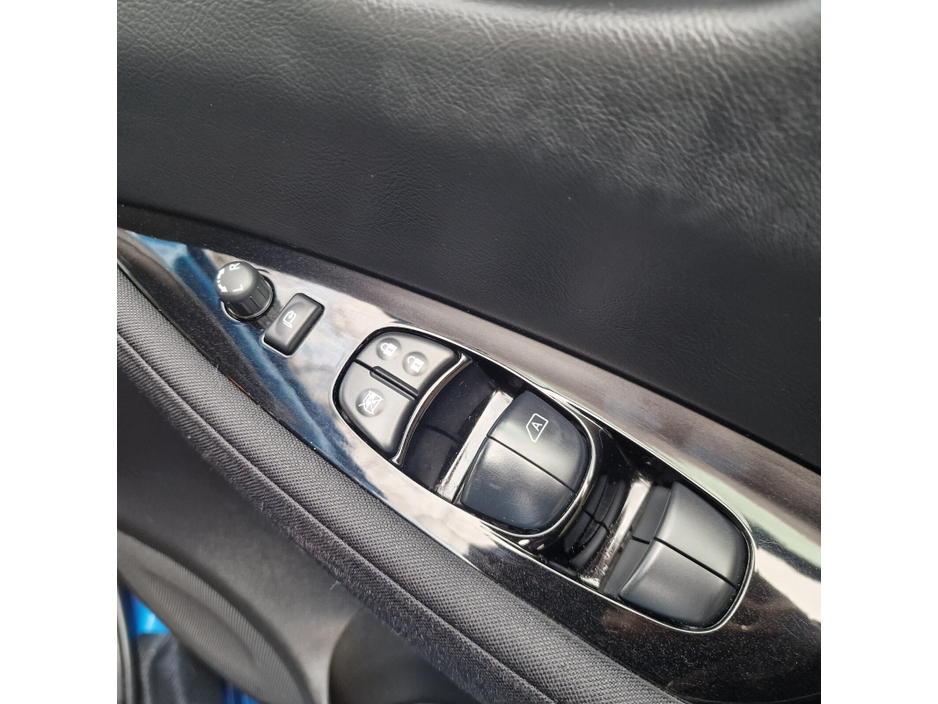 2021 Nissan Leaf - image 13