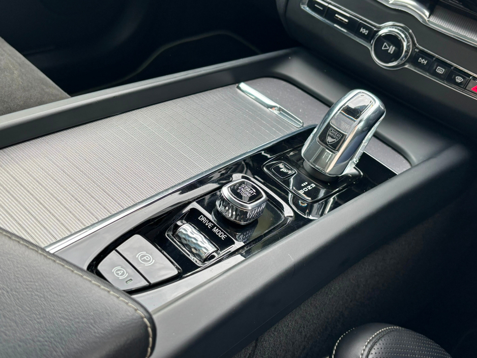 2018 Volvo XC60 T8 R-Design Pro AWD 320BHP €26,995