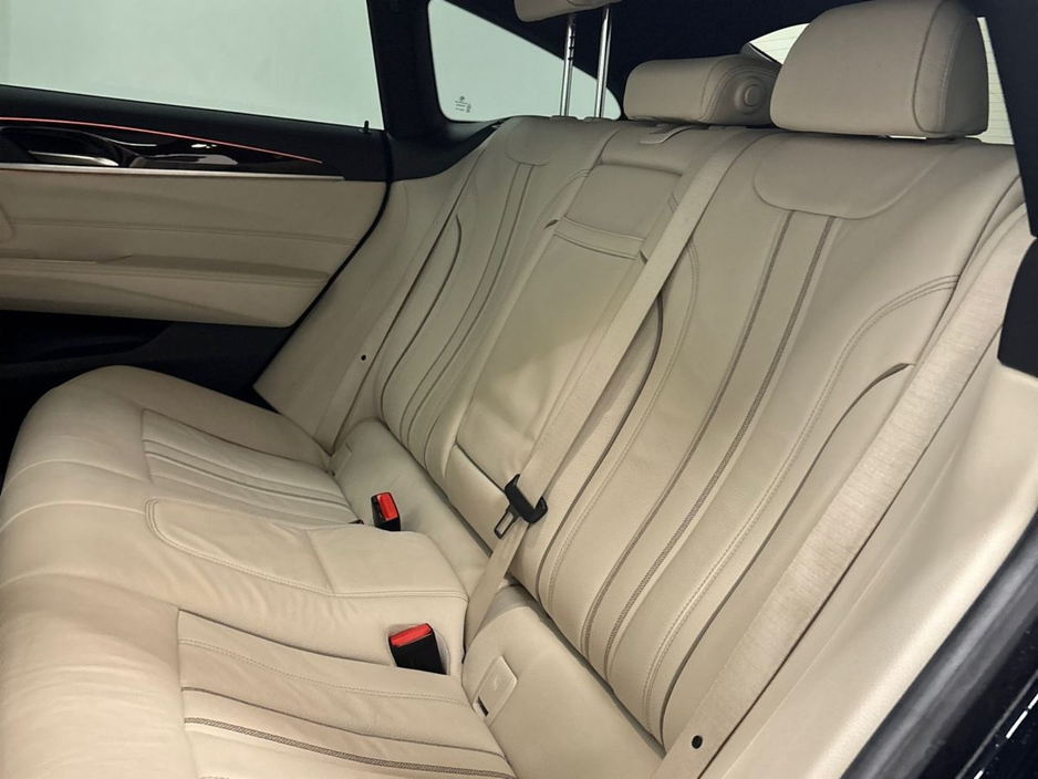 2019 BMW 6 Series - image 22