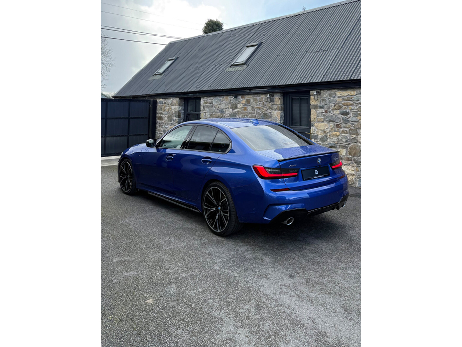 2020 BMW 3 Series - image 4