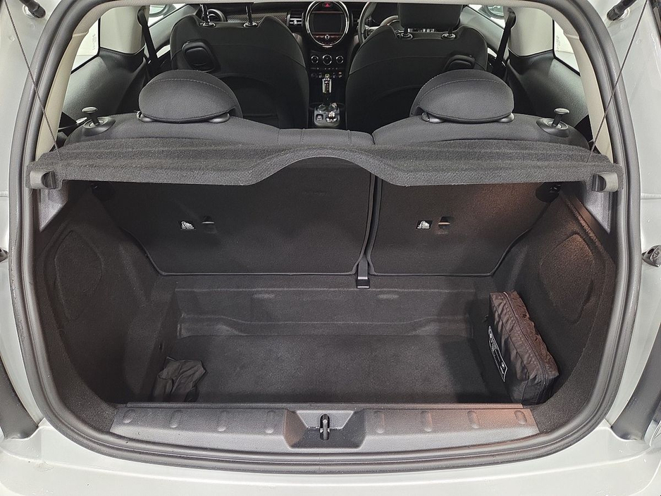 2021 MINI Hatch COOPER Electric Level 1 €12,950