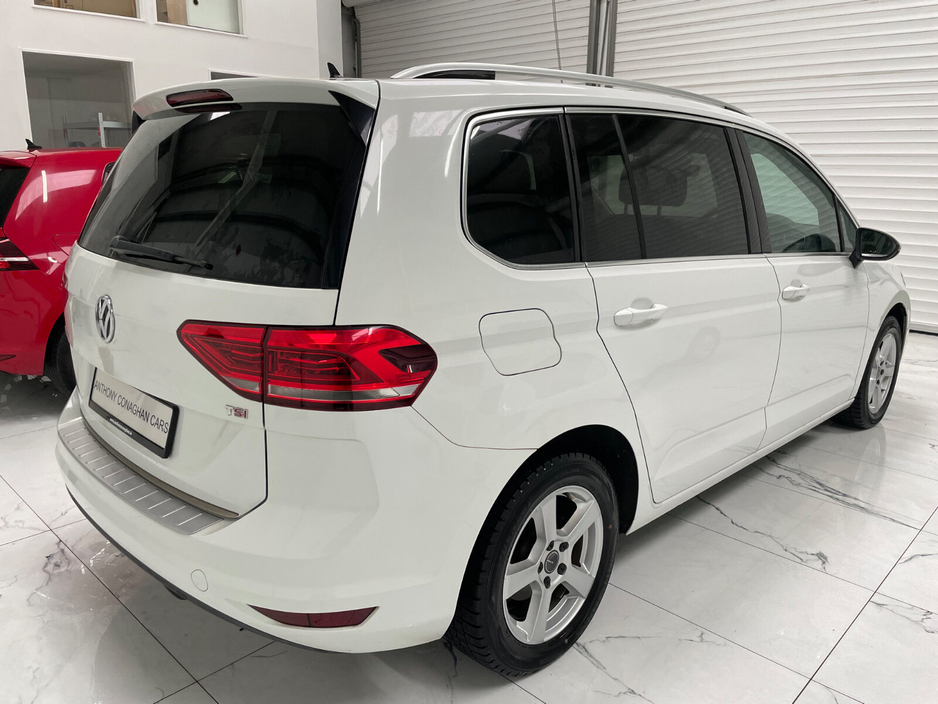 2017 Volkswagen Touran  €16,995