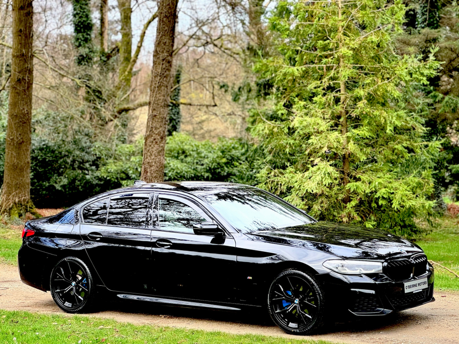 2021 BMW 5 Series - image 6