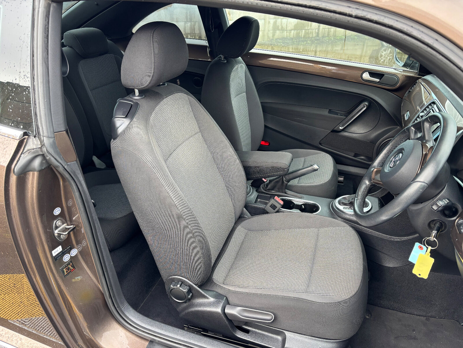 2014 Volkswagen Beetle  €10,450