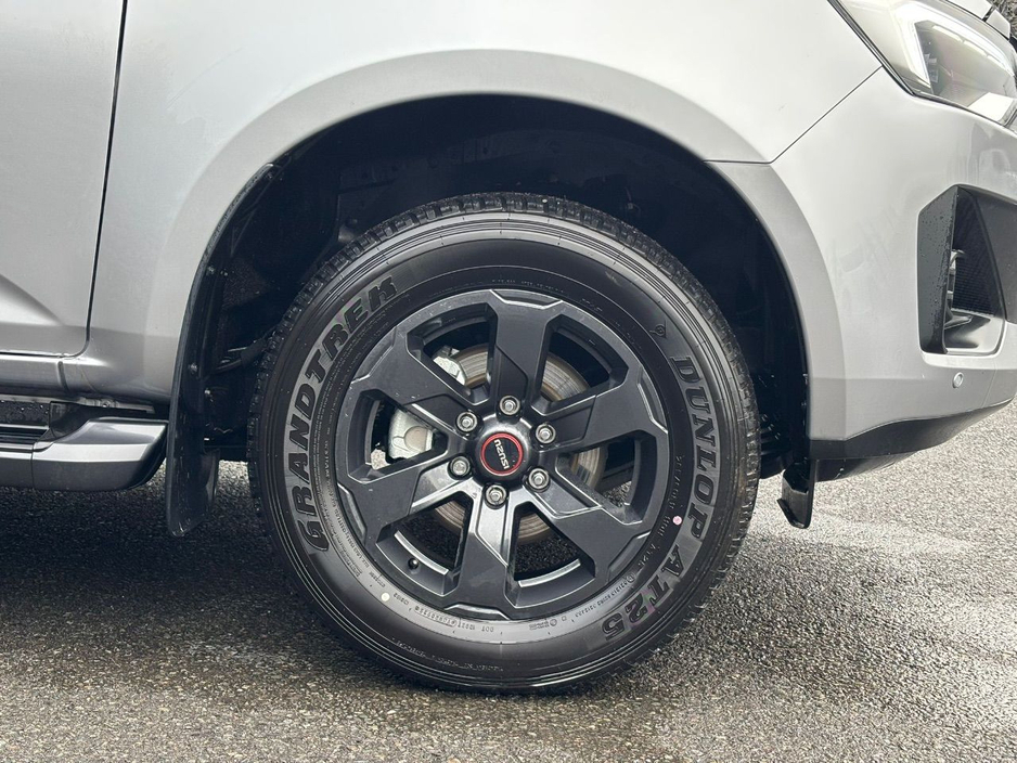 2025 Isuzu D-MAX V-CROSS AUTO DCB €49,789