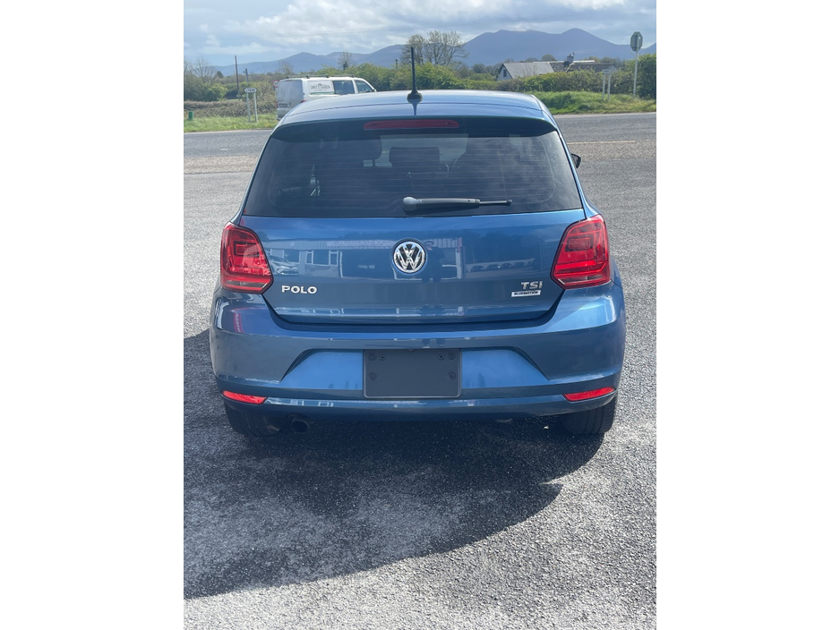 2016 Volkswagen Polo - image 6