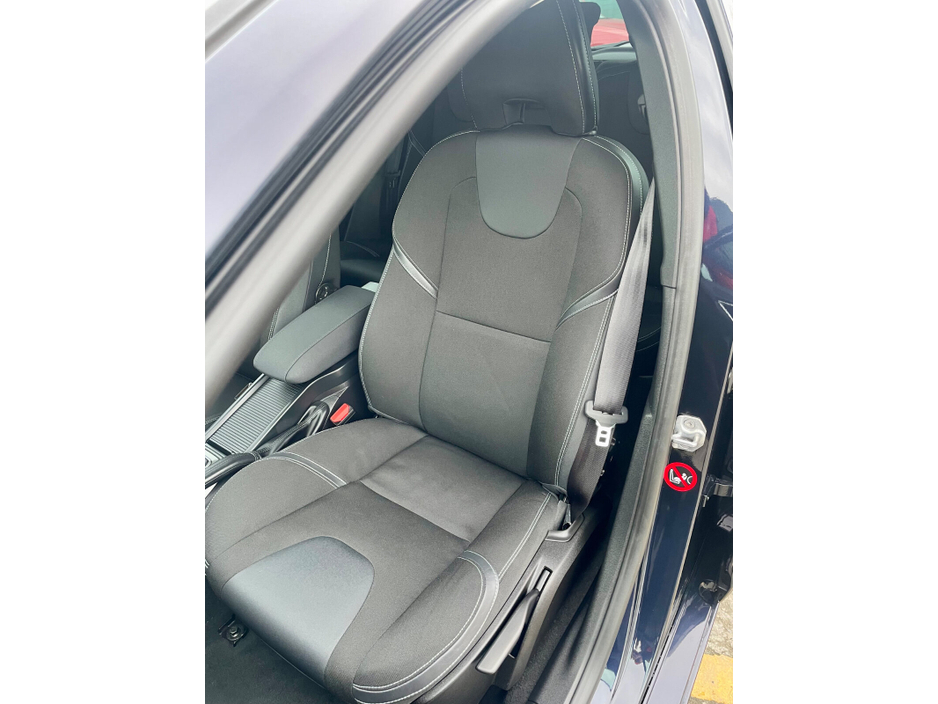 2015 Volvo V40 - image 20